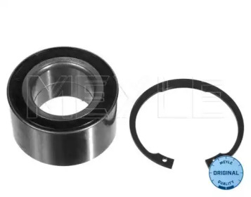 Комплект підшипників призначених для монтажу на маточину, роликові, з елементами монтажу