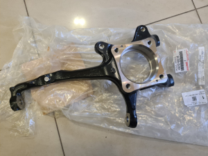 Кулак поворотный